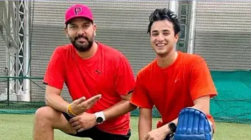 Yuvraj Singh unhappy with Abhishek Sharma’s performance, blasts SRH star over MI match