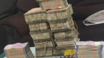 Odisha Police seizes Rs 55L cash from Andhra-bound car