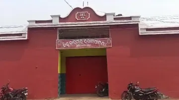 Two UTPs escape from Bhawanipatna jail