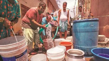 Bengaluru water crisis: 407 people fined, over Rs 20 lakh collected for using water to wash vehicles