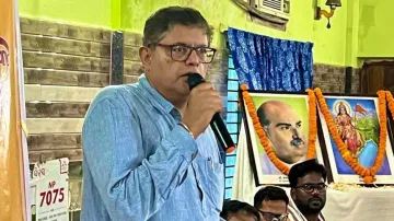 BJP's Kendrapara LS candidate Baijayant Panda discusses poll strategy with party workers 