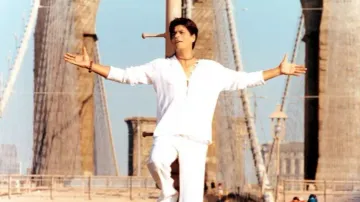 Shah Rukh Khan's fan waits for 10 hours outside Mannat; here’s what happened next