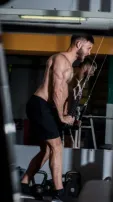 Want Strong Triceps? Try These 7 Triceps Workouts!