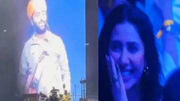 Arijit Singh’s adorable gesture for Pakistani actress Mahira Khan at Dubai concert goes viral