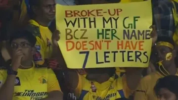MS Dhoni fan breaks up with his girlfriend