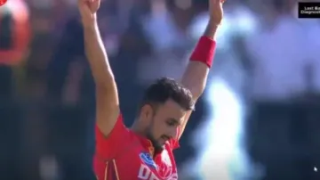 Respect for legend: Harshal Patel refrains from celebrating after taking MS Dhoni’s wicket