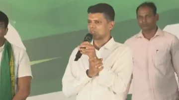 VK Pandian Retires From Active Politics 