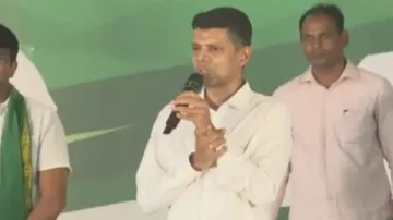 VK Pandian gets upset with party worker on stage, asks to switch off mic 