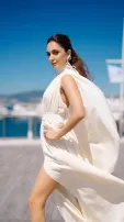 Kiara Advani's Sizzling Thigh-High Slit Dress Video Sets Social Media On Fire - Watch