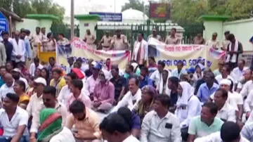 Demand for unconditional release of arrested MLA Prashant Jagdev grows stronger, BJP workers gherao 
