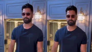 Vicky Kaushal breaks internet with his new look, gets mobbed by fans – Watch