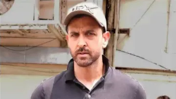 Hrithik Roshan loses temper as paps mob him to click pictures at airport – Watch