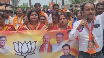 BJP workers gherao police station in Cuttack, demand action against attackers on party workers 