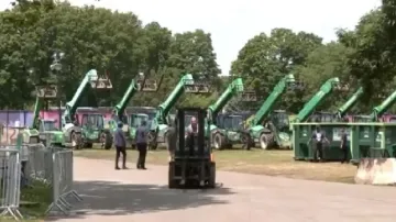 Nassau County Stadium's dismantling process begins 