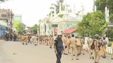 Group clash erupts in Odisha’s Balasore; 5 injured & 20 vehicles ransacked, Section 144 imposed 