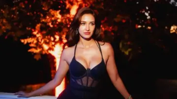 Disha Patani flaunts curvaceous figure in sleeveless black corset outfit