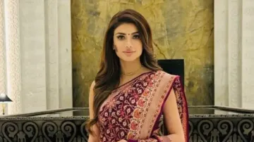 Wazhma Ayoubi sets internet on fire with her pic in saree