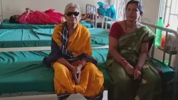 Elderly persons lose one eye vision after cataract surgery