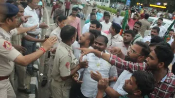 BJP, Congress workers clash in Bhubaneswar 