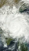 7 Most Powerful Natural Disasters Around the World Captured in Camera Lens