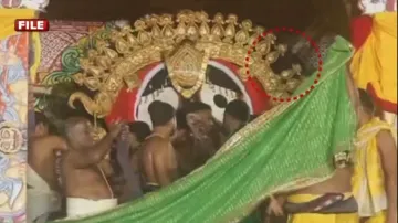 Partially damaged ‘kirita’ of Lord Jagannath during 2021 Suna Besha