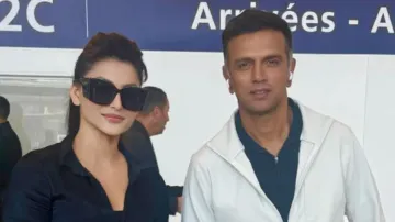 Urvashi Rautela drops adorable picture with Rahul Dravid; fans left stunned
