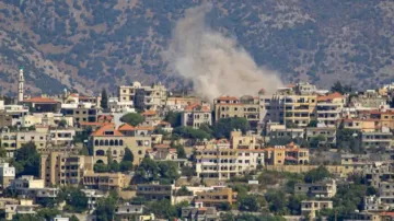 Hezbollah, Israeli army engage in fierce exchange of fire