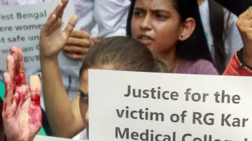 SC takes suo moto cognisance of RG Kar case, to hear matter on Tuesday