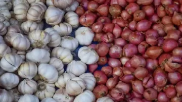 Onion and garlic tears well up in eyes of consumers in Odisha