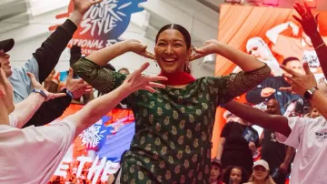 Girl’s rocking dance performance to Shreya Ghoshal's 'Ooh La La' in Denmark goes viral – Watch