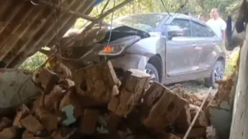Car rams into house in Sonepur