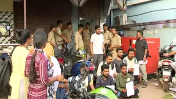 OSSSC RI, Amin exam at cyber café in Bhubaneswar! Aspirants create ruckus 