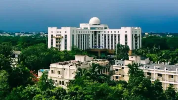 odisha govt. painted in orange with red border building