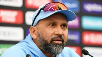 Mumbai Indians appoint Paras Mhambrey as bowling coach