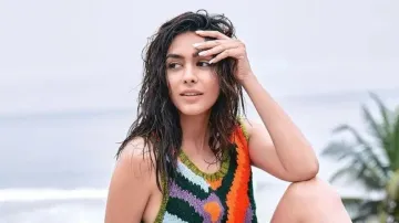 Mrunal Thakur’s bold pictures break internet, turn out to be edited photos