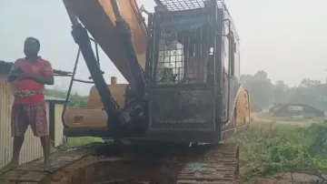 Bombs hurled in Cuttack to threaten contractor for extortion