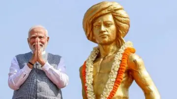 PM Modi paying homage to freedom fighter Birsa Munda