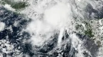 Bomb cyclone to hit US coast