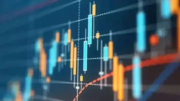 Indian stock market turns topsy-turvy amid fresh Russia-Ukraine tension