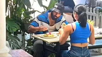 Vijay Deverakonda and Rashmika Mandanna spotted on a date! 'Playing hide and seek' with fans?