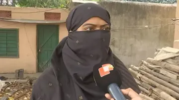 Love, sex and dhokha! Woman accuses youth of blackmailing with intimate videos 