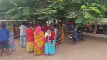 Newborn girl dumped by mother in Bhubaneswar, rescued by slum dwellers