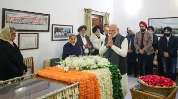 PM Modi, HM Amit Shah & others pay tribute to Manmohan Singh
