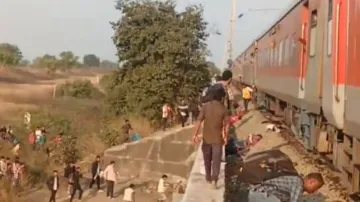 Jalgaon Train Accident 