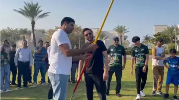 Shahid Afridi receives javelin throw lesson from Arshad Nadeem