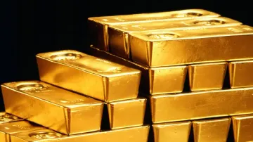 Gold hits all-time high at Rs 8,432 per gram amid geo-political uncertainties