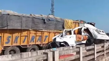 Maha Kumbh: 7 returning from Prayagraj killed in collision between mini-bus and truck in MP