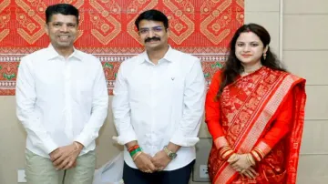 VK Pandian’s photograph with BJD leaders sparks debate in Odisha