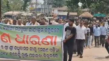 Tata Power faces criticism over reckless installation of electricity poles, locals gherao TPCODL off