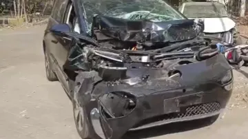 Sonu Sood’s wife Sonali Sood injured in car accident on Mumbai-Nagpur Highway